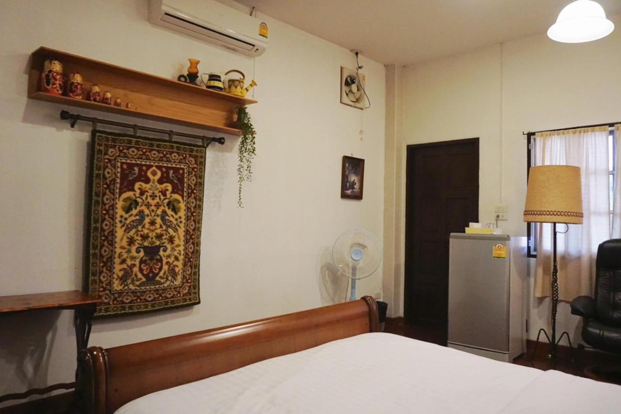 Manee Guesthouse And Record บ้านมานี Chiang Mai Extérieur photo