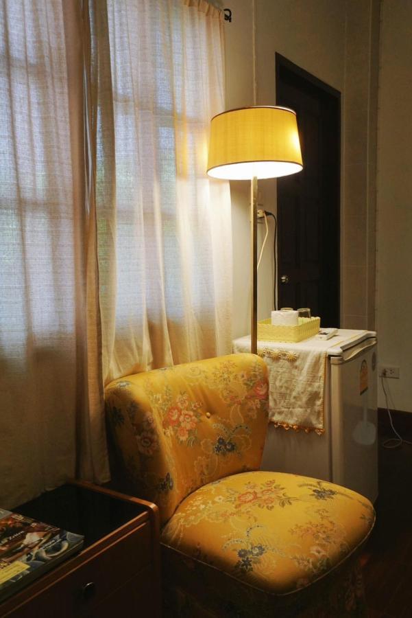 Manee Guesthouse And Record บ้านมานี Chiang Mai Extérieur photo
