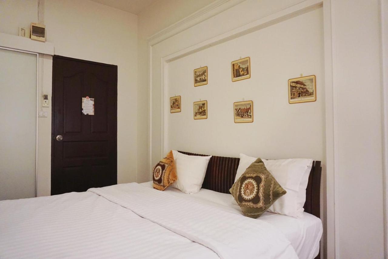 Manee Guesthouse And Record บ้านมานี Chiang Mai Extérieur photo