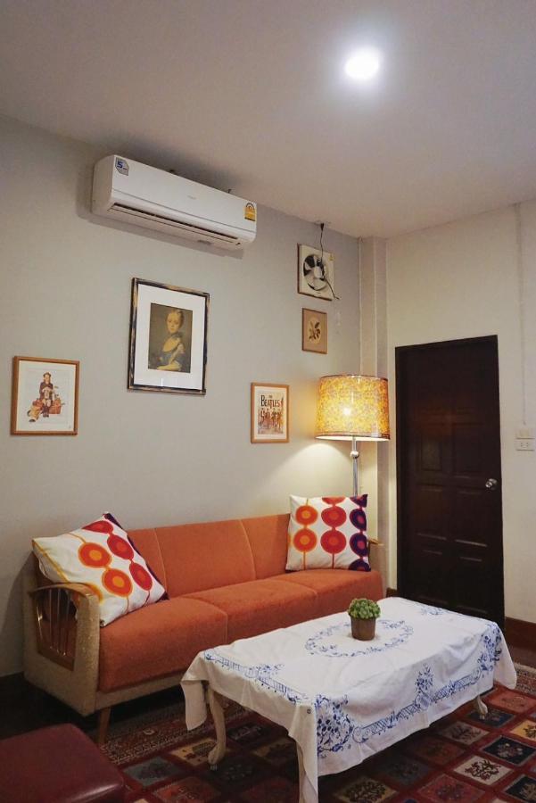 Manee Guesthouse And Record บ้านมานี Chiang Mai Extérieur photo