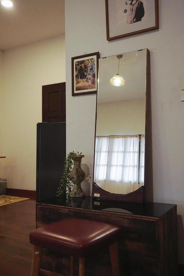 Manee Guesthouse And Record บ้านมานี Chiang Mai Extérieur photo