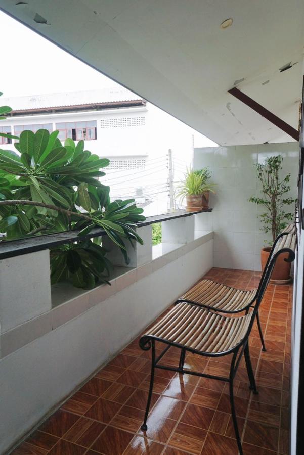 Manee Guesthouse And Record บ้านมานี Chiang Mai Extérieur photo
