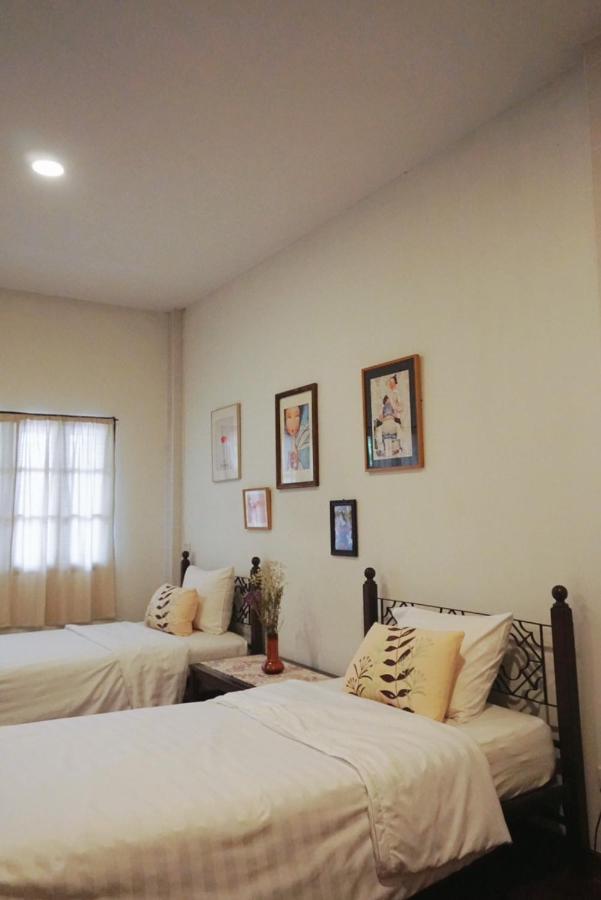 Manee Guesthouse And Record บ้านมานี Chiang Mai Extérieur photo