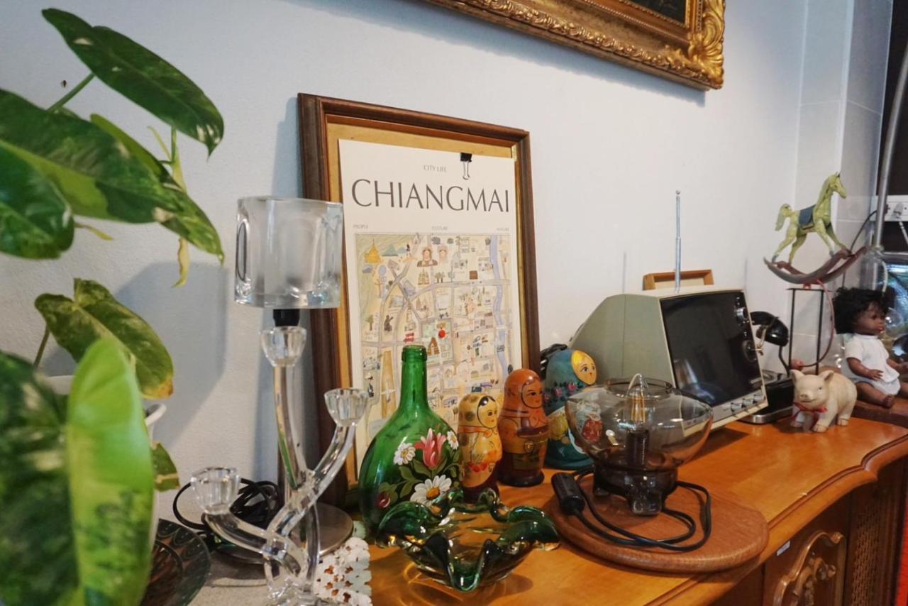 Manee Guesthouse And Record บ้านมานี Chiang Mai Extérieur photo