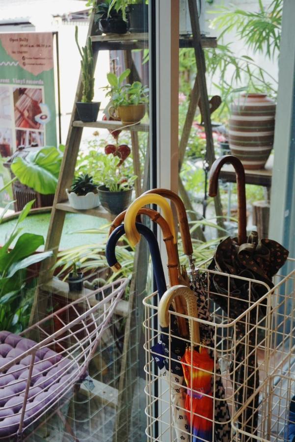 Manee Guesthouse And Record บ้านมานี Chiang Mai Extérieur photo
